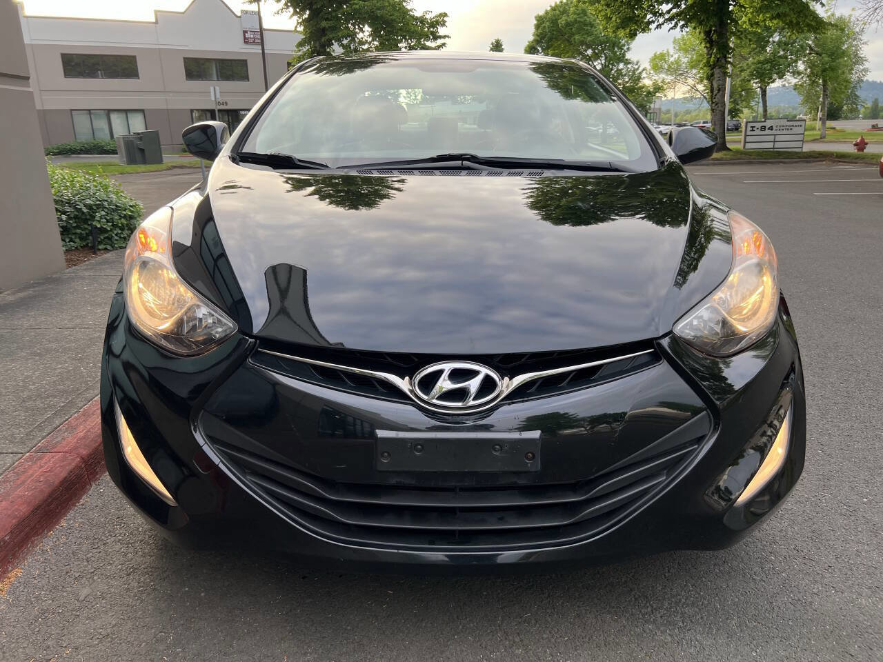 Used 2013 Hyundai Elantra FWD image 6