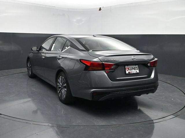 Used 2025 Nissan Altima 2.5 SV FWD image 6
