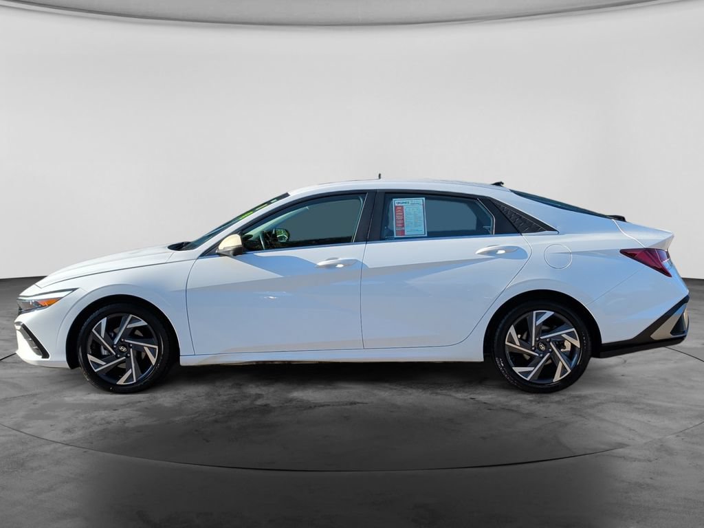Used 2024 Hyundai Elantra Limited FWD image 4