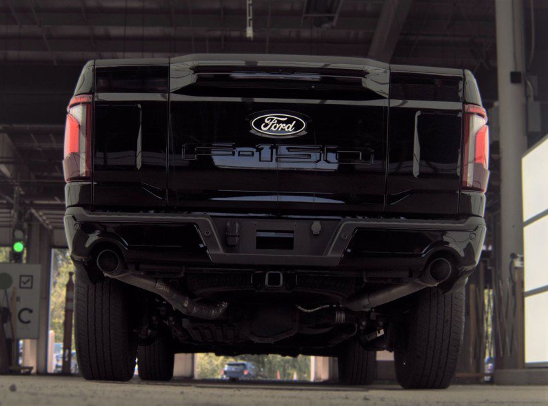 Used 2024 Ford F150 Lariat w/ Equipment Group 502A High AWD/4WD image 14