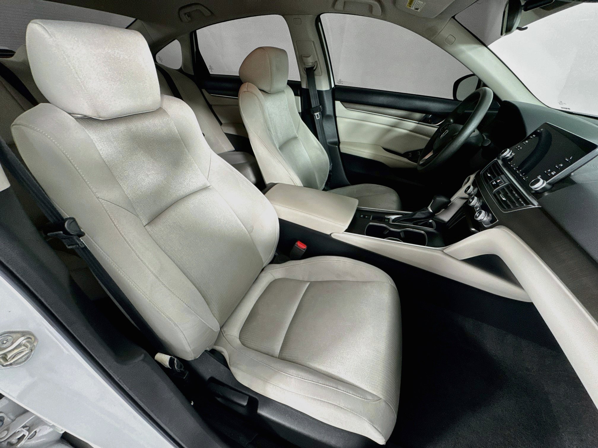 Certified 2018 Honda Accord LX image 25