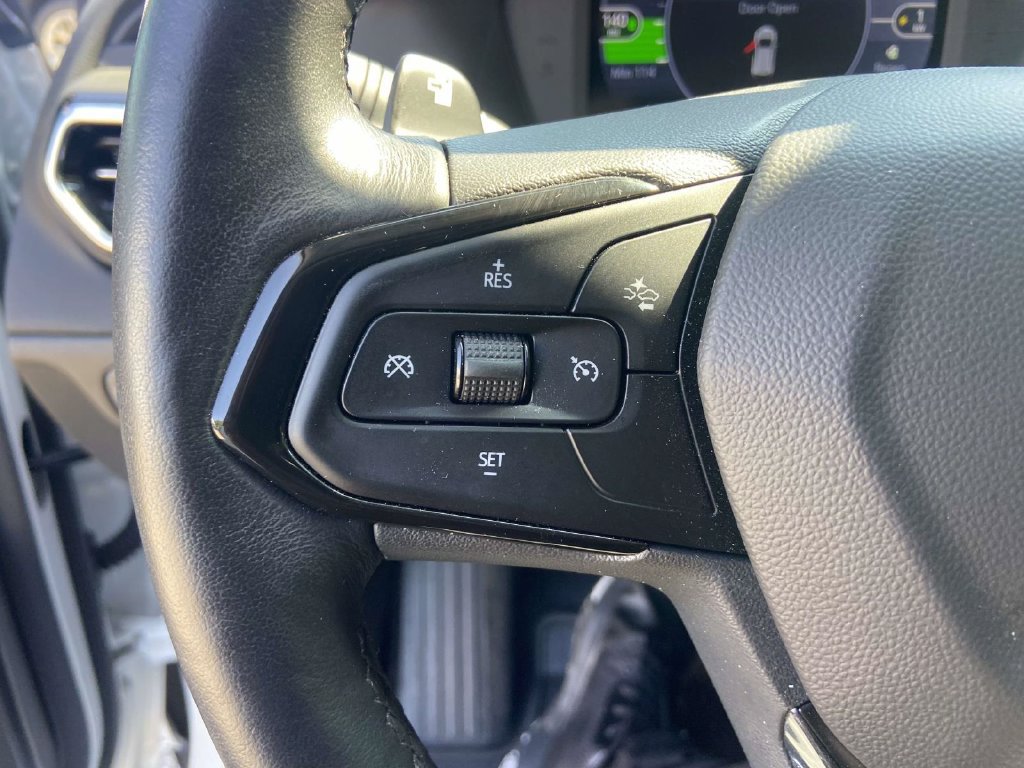 Used 2023 Chevrolet Bolt EUV LT w/ Comfort Package FWD image 34