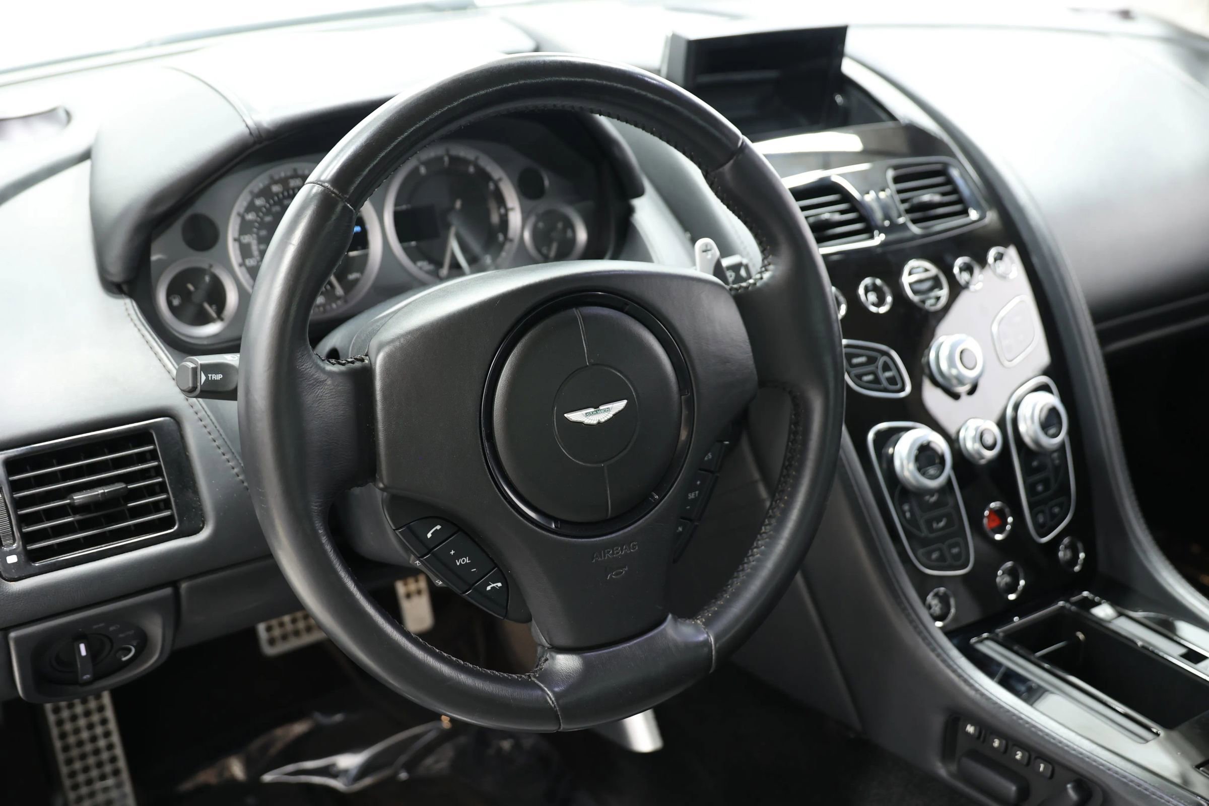 Used 2016 Aston Martin V8 Vantage S image 17