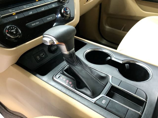 Used 2019 Kia Sedona LX FWD image 24
