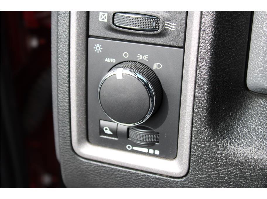 Used 2017 RAM 2500 Tradesman w/ Chrome Appearance Group image 18