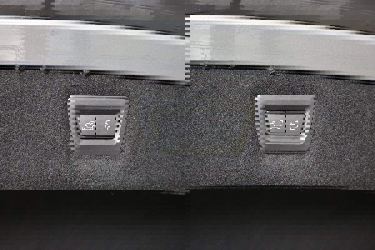 Used 2024 BMW 840i xDrive Coupe w/ Driving Assistance Package image 43