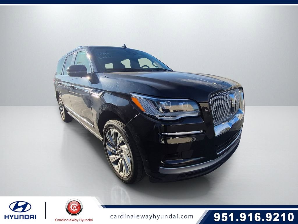 Used 2024 Lincoln Navigator Reserve image 1