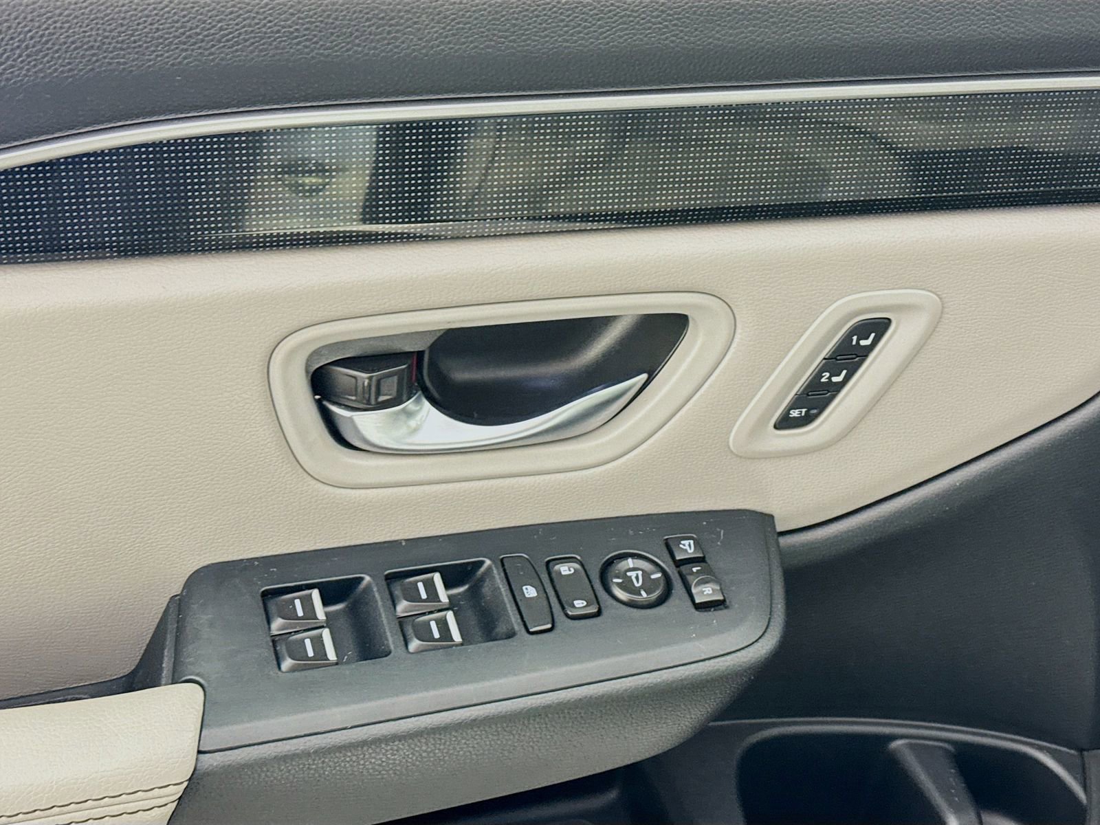 Used 2023 Honda Pilot Elite image 14
