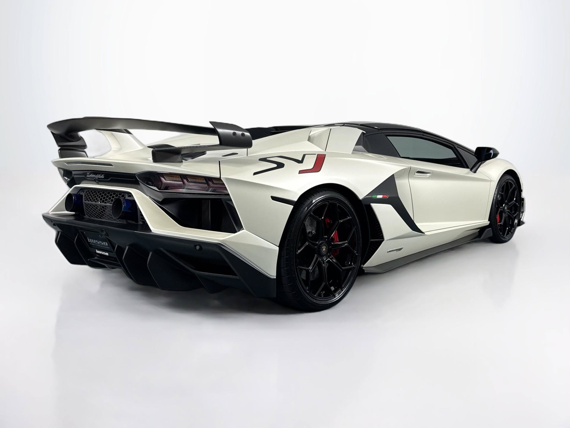 Used 2020 Lamborghini Aventador SVJ AWD/4WD image 12