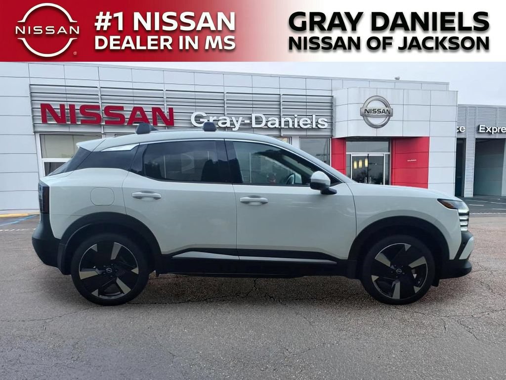 Certified 2025 Nissan Kicks SR AWD/4WD image 2