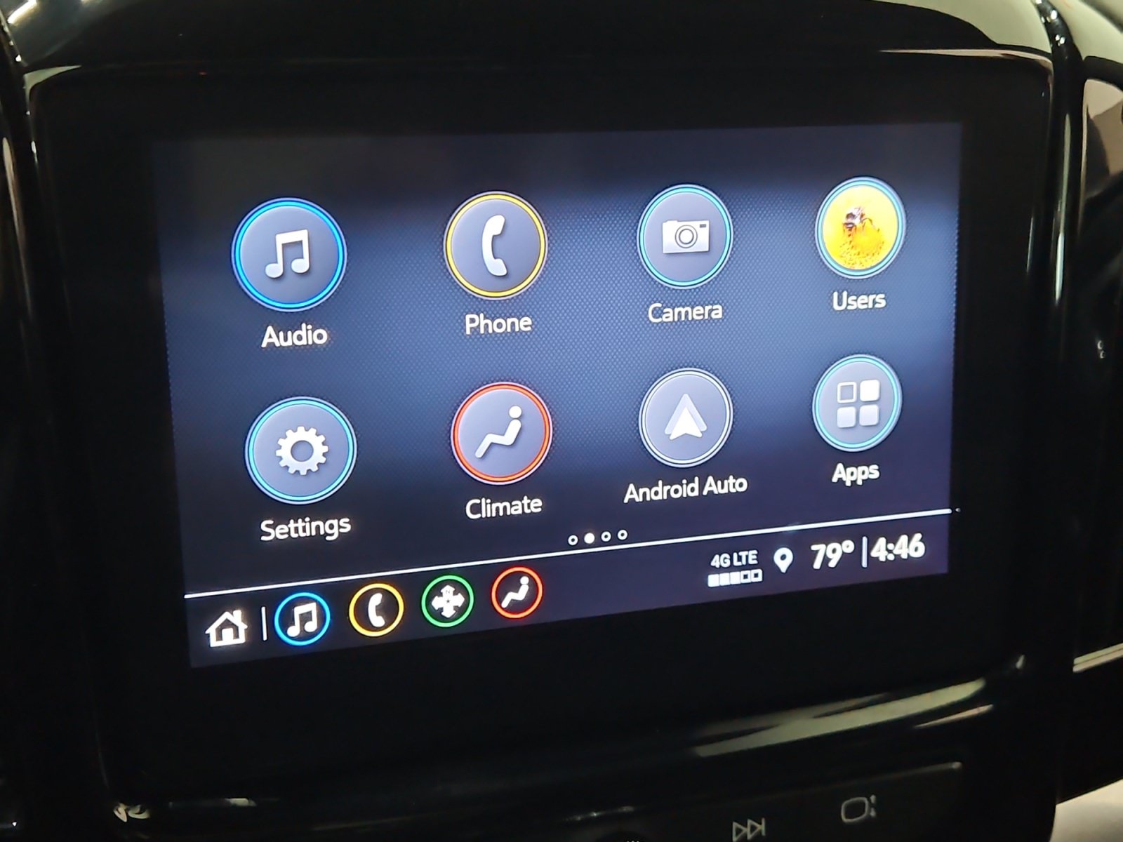 Used 2022 Chevrolet Traverse LT FWD image 18
