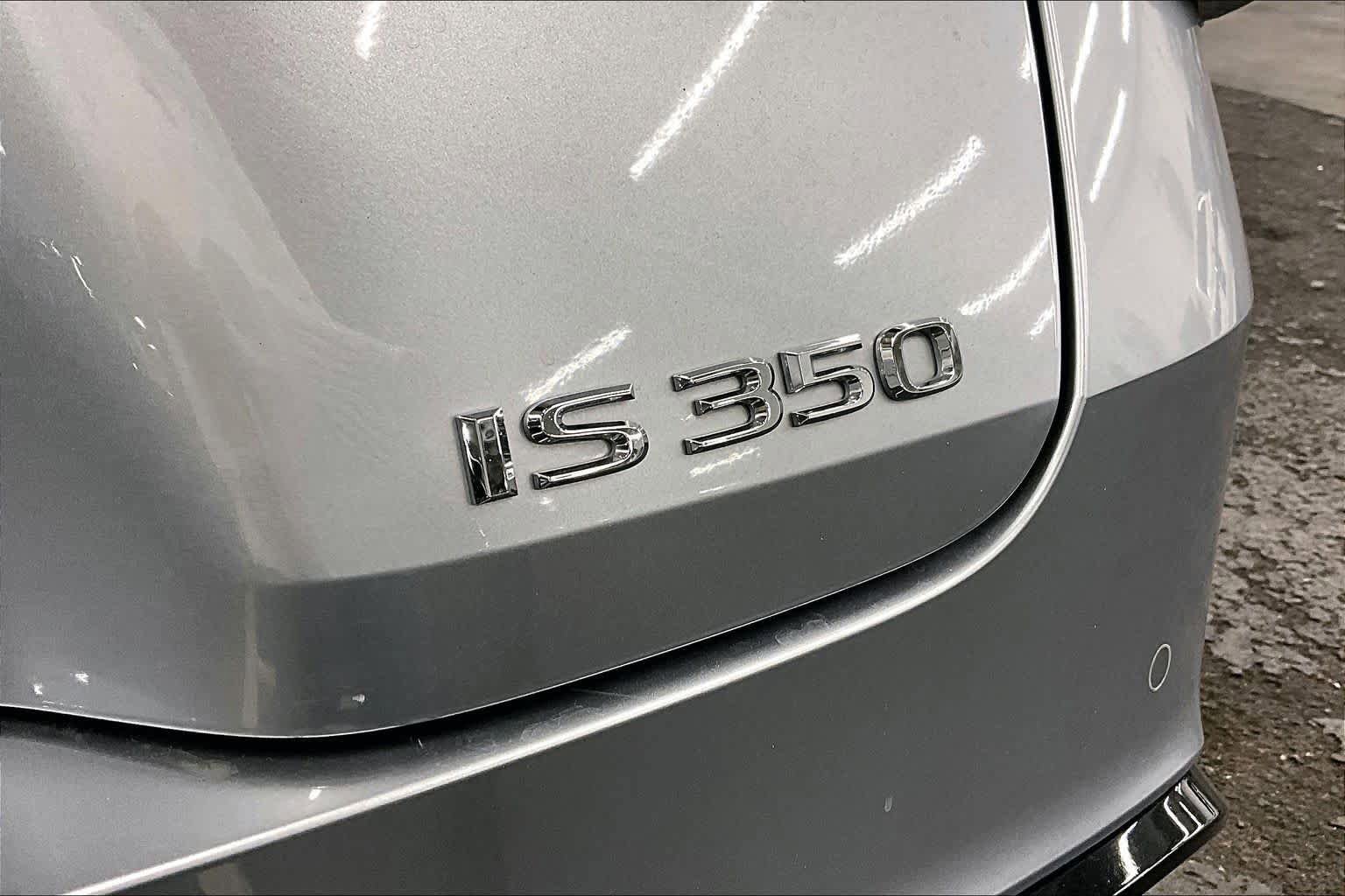 Used 2023 Lexus IS 350 F Sport RWD image 9