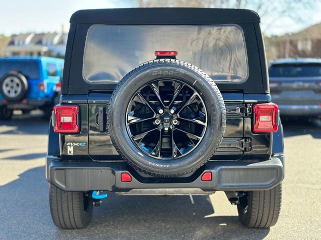 Used 2022 Jeep Wrangler Unlimited Sahara image 6