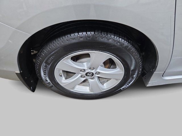 Used 2020 Toyota Sienna LE image 32