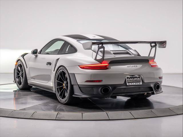 Used 2019 Porsche 911 GT2 RS RWD image 3