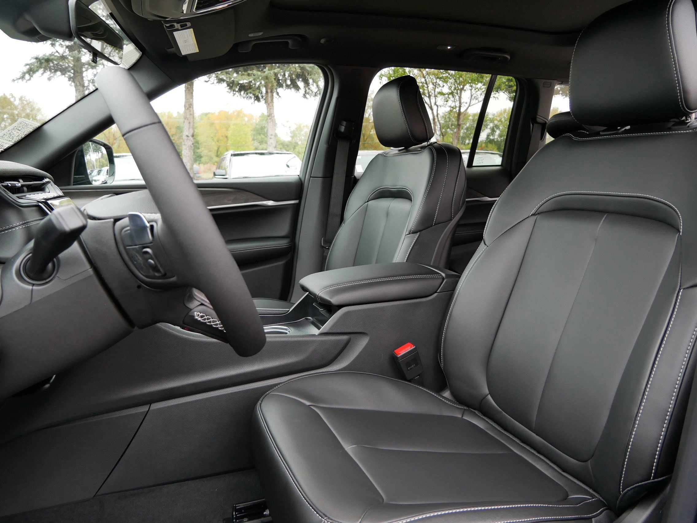 New 2025 Jeep Grand Cherokee Limited image 9