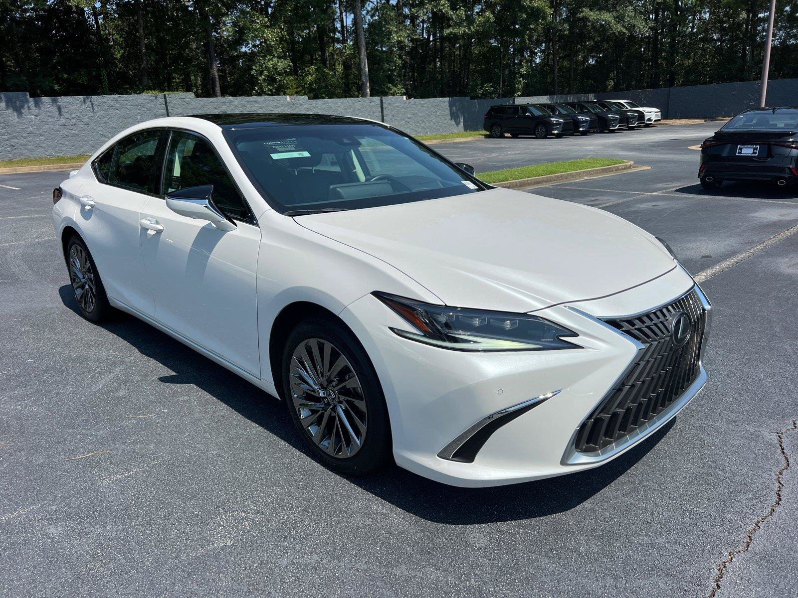 Certified 2024 Lexus ES 350 Ultra Luxury w/ Accessory Package (Z2) FWD image 3
