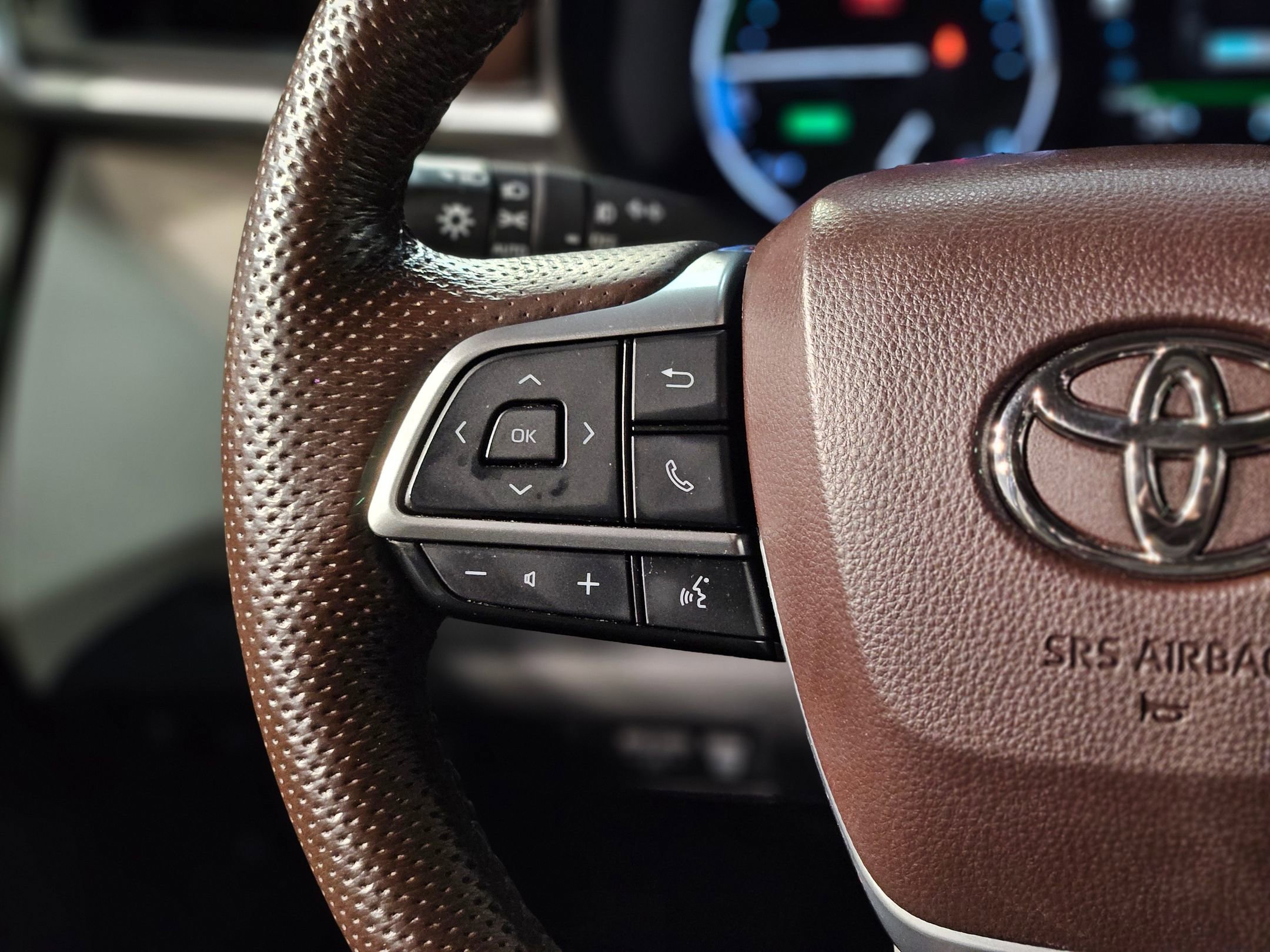 Used 2023 Toyota Sienna Platinum image 28