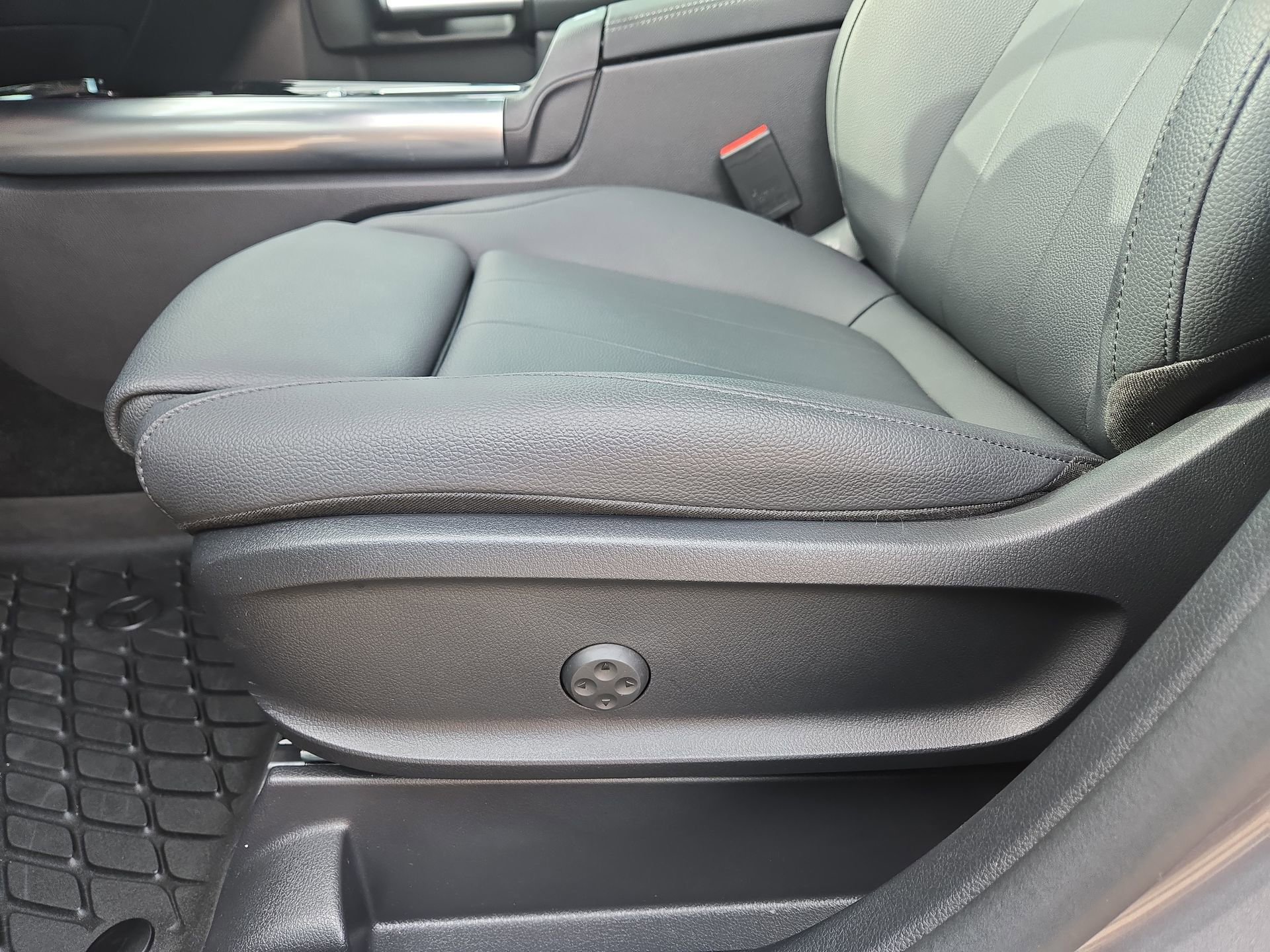 New 2025 Mercedes-Benz GLA 250 image 17