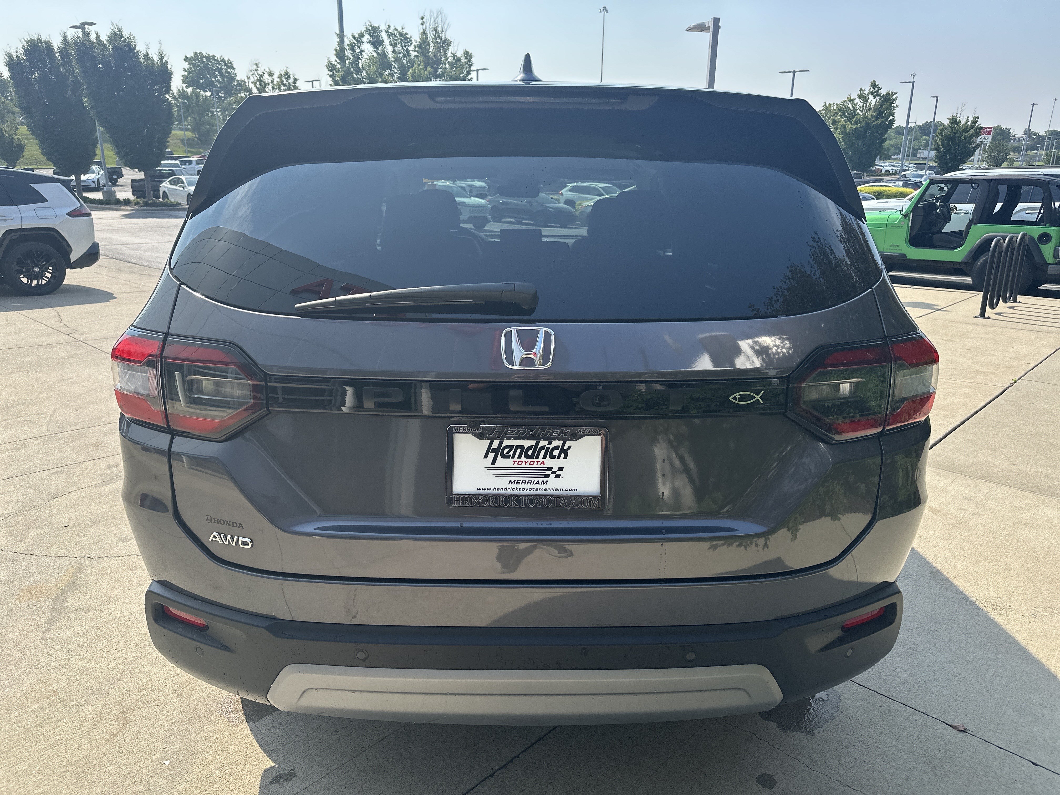 Used 2025 Honda Pilot EX-L image 8