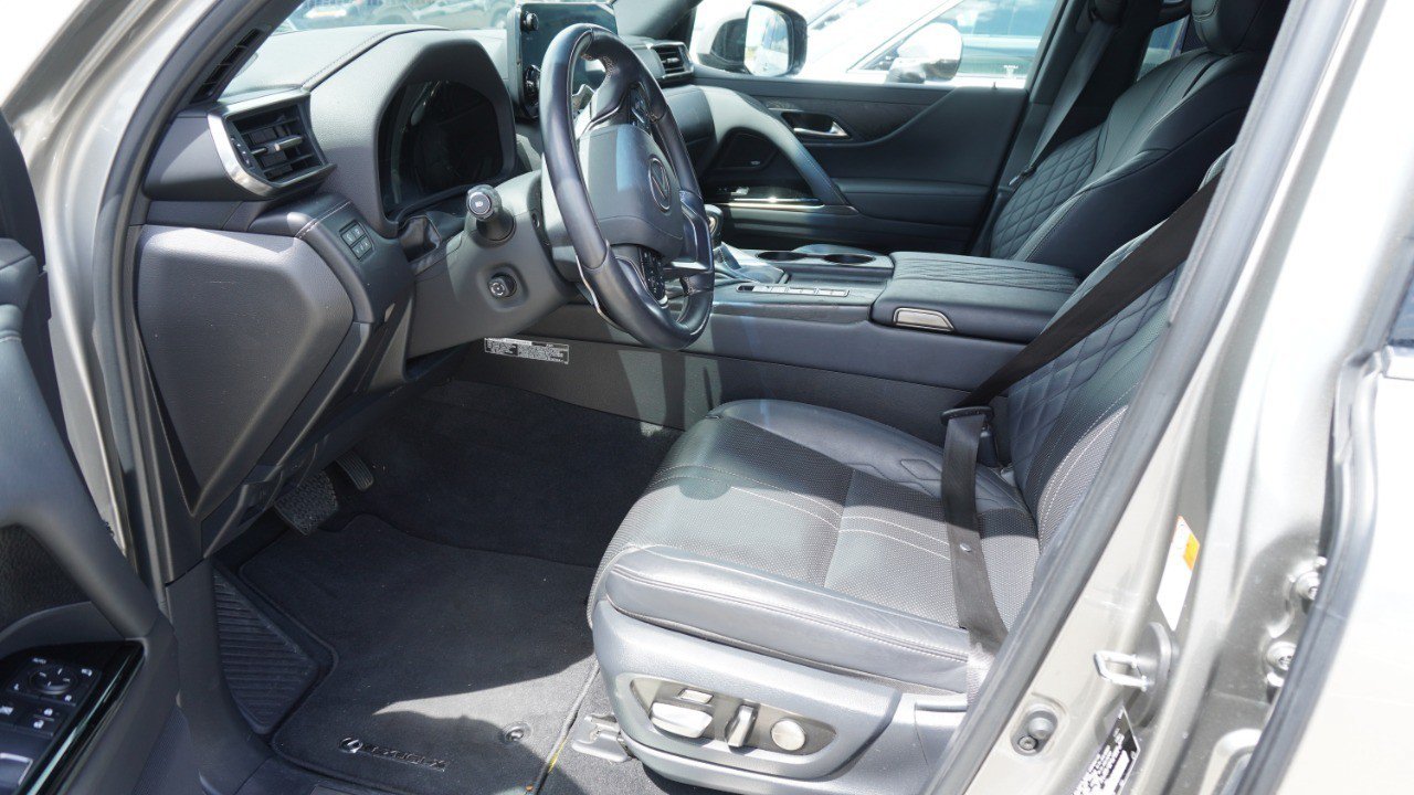 Used 2022 Lexus LX 600 4WD w/ Accessory Package (Z1) image 9