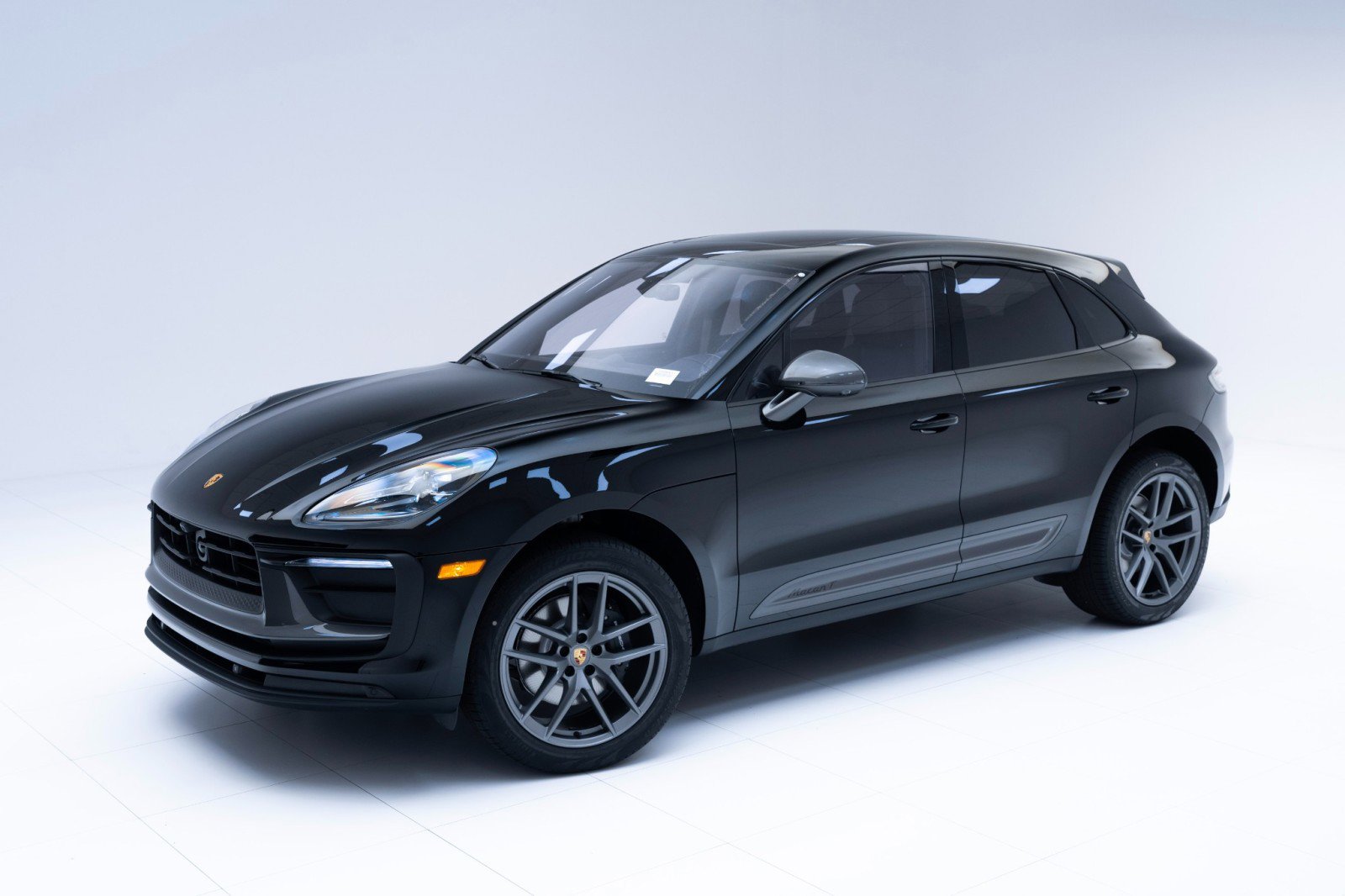New 2025 Porsche Macan Turbo image 1