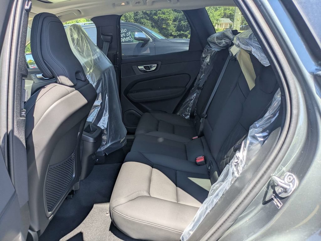 New 2026 Volvo XC60 B5 Plus w/ Protection Package Premier AWD/4WD image 15