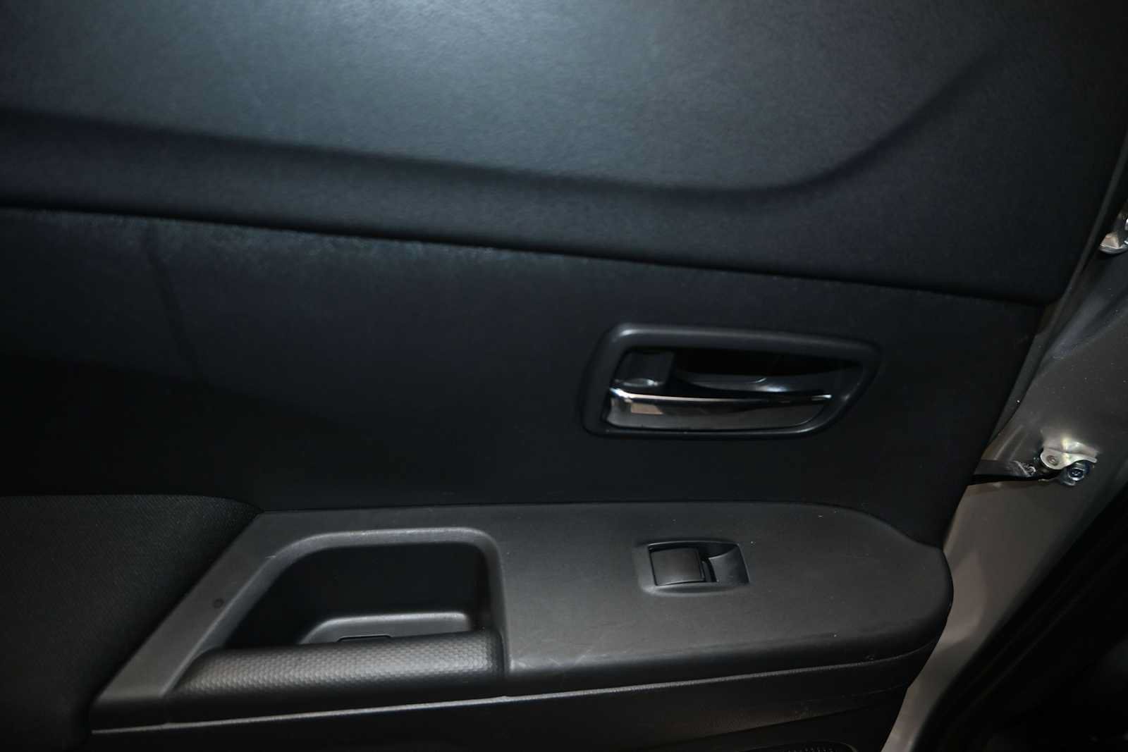 Used 2024 Mitsubishi Outlander Sport ES AWD/4WD image 23