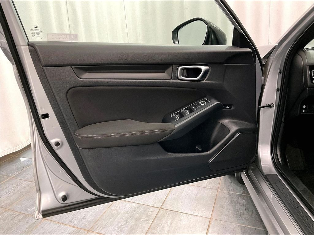 Used 2023 Honda Civic Sport image 9