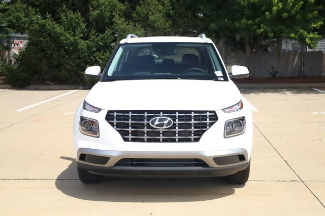 New 2026 Hyundai Venue SEL FWD image 2
