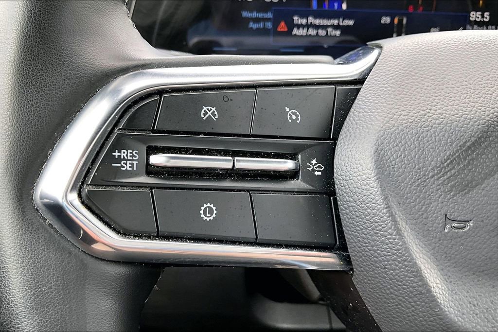 Used 2025 Chevrolet Equinox LT FWD image 16