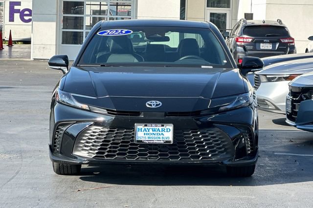 Used 2025 Toyota Camry SE image 8