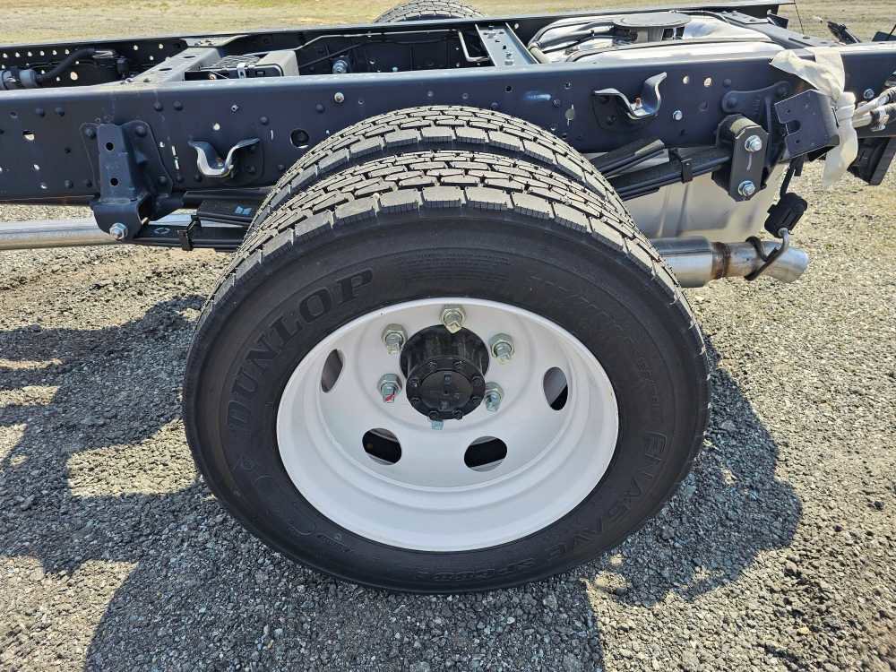 New 2025 Chevrolet Low Cab Forward image 9