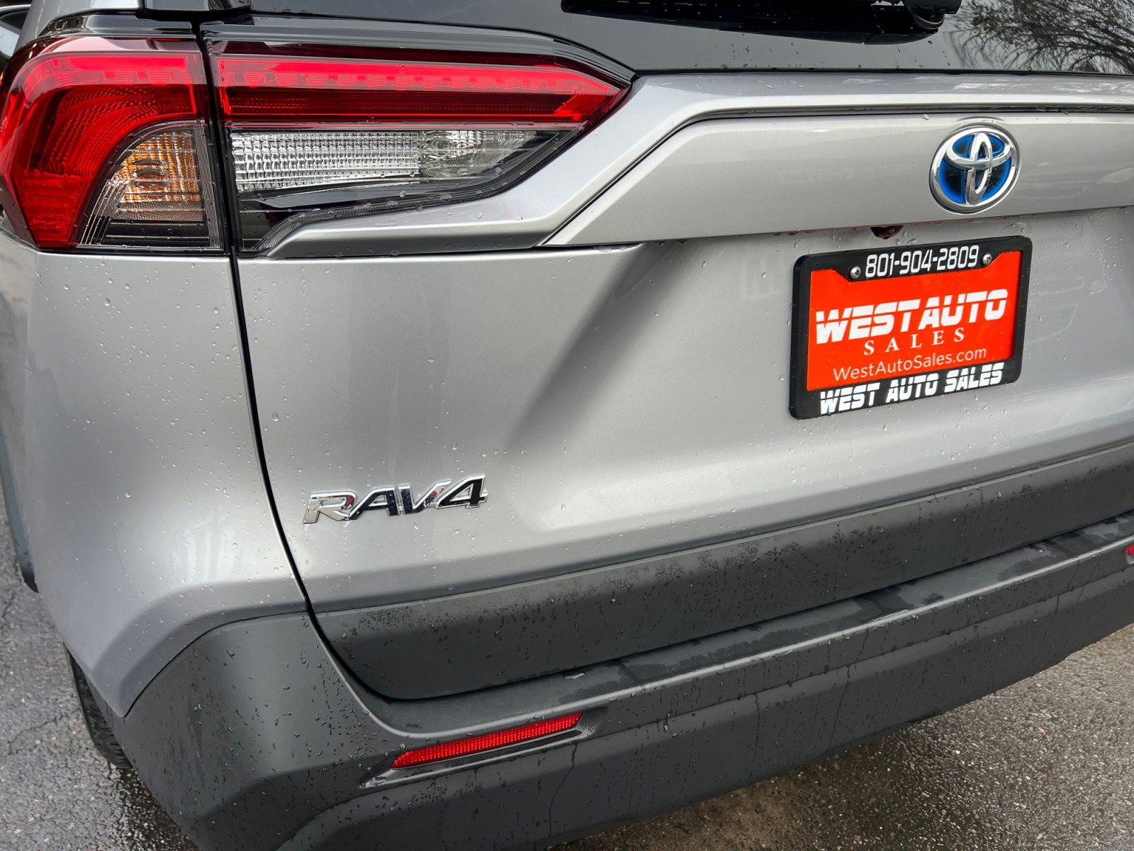 Used 2021 Toyota RAV4 XLE Premium image 28
