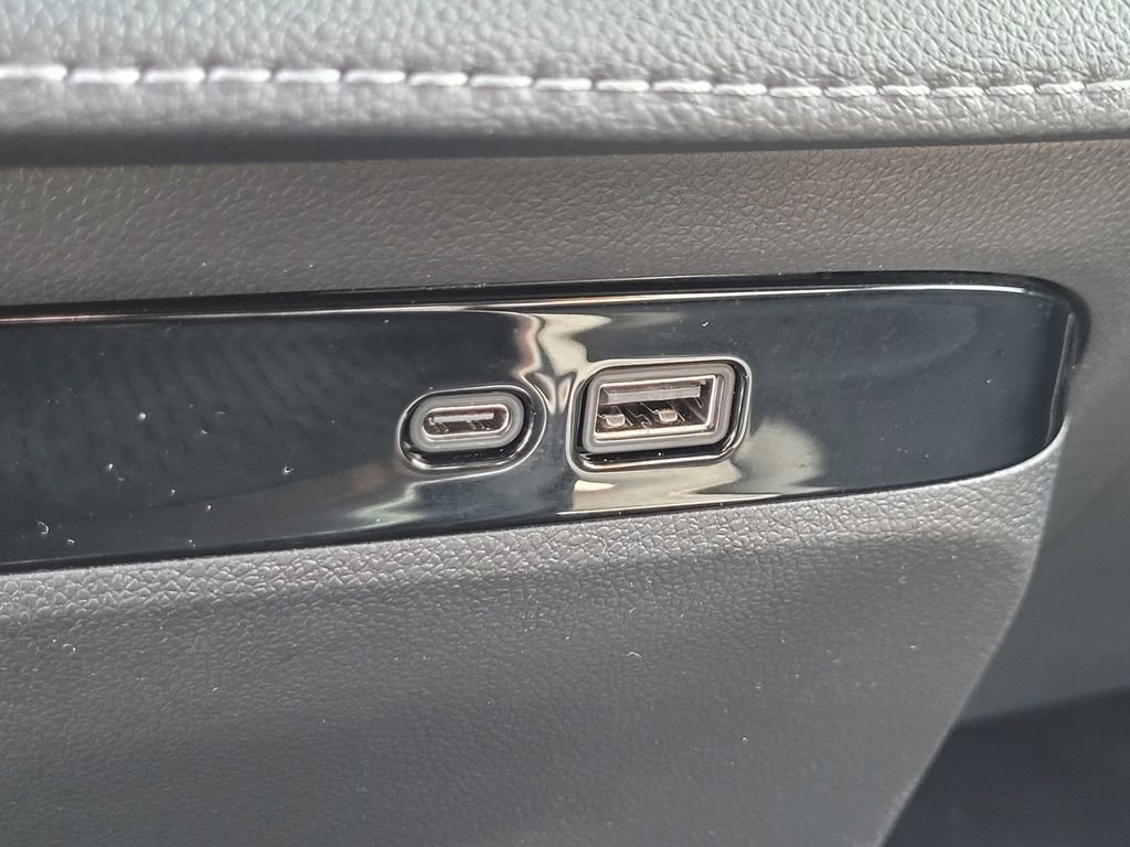 Used 2025 Buick Enclave Sport Touring image 30