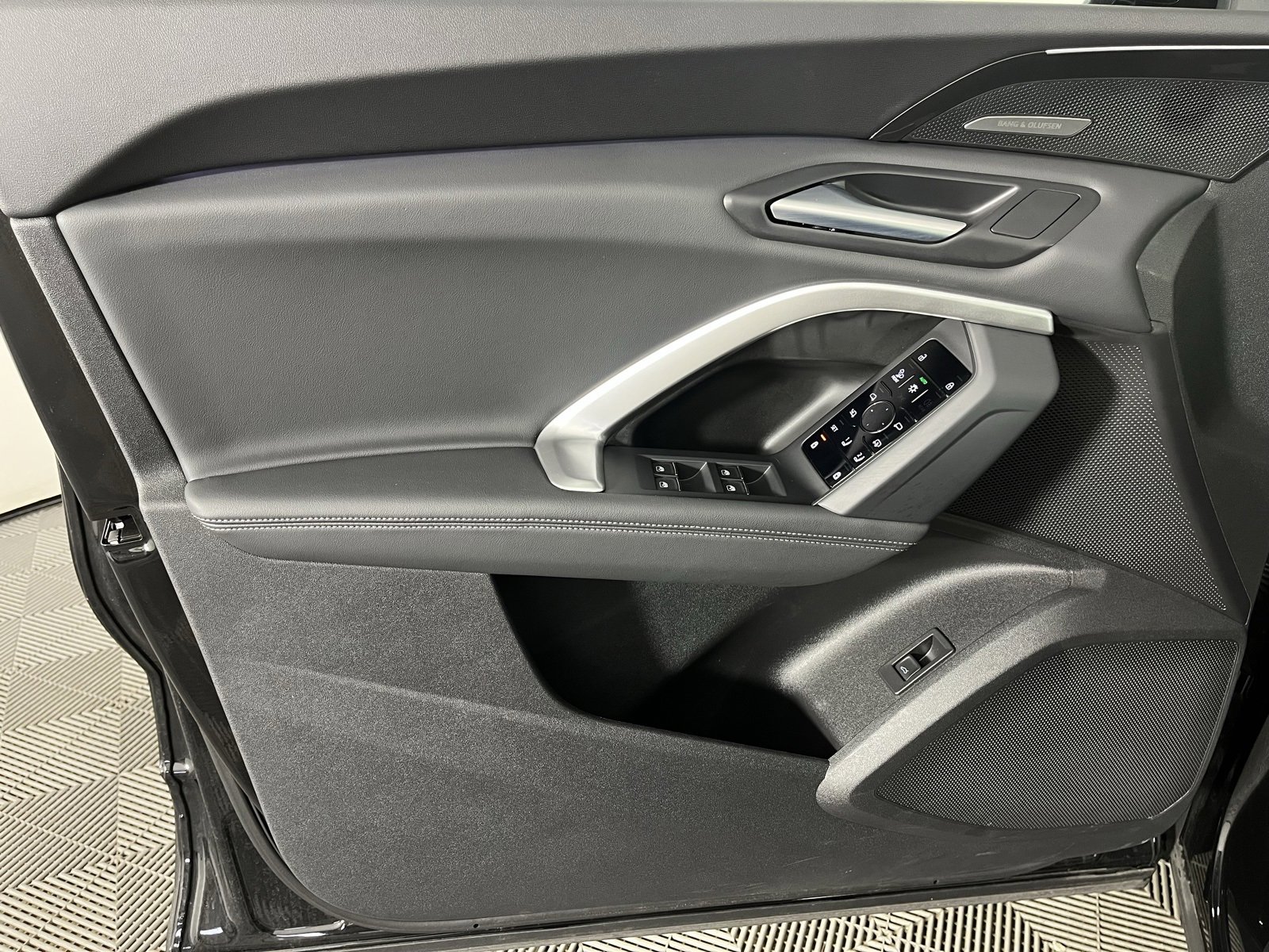 Used 2025 Audi Q5 2.0T Premium Plus w/ Premium Plus image 21