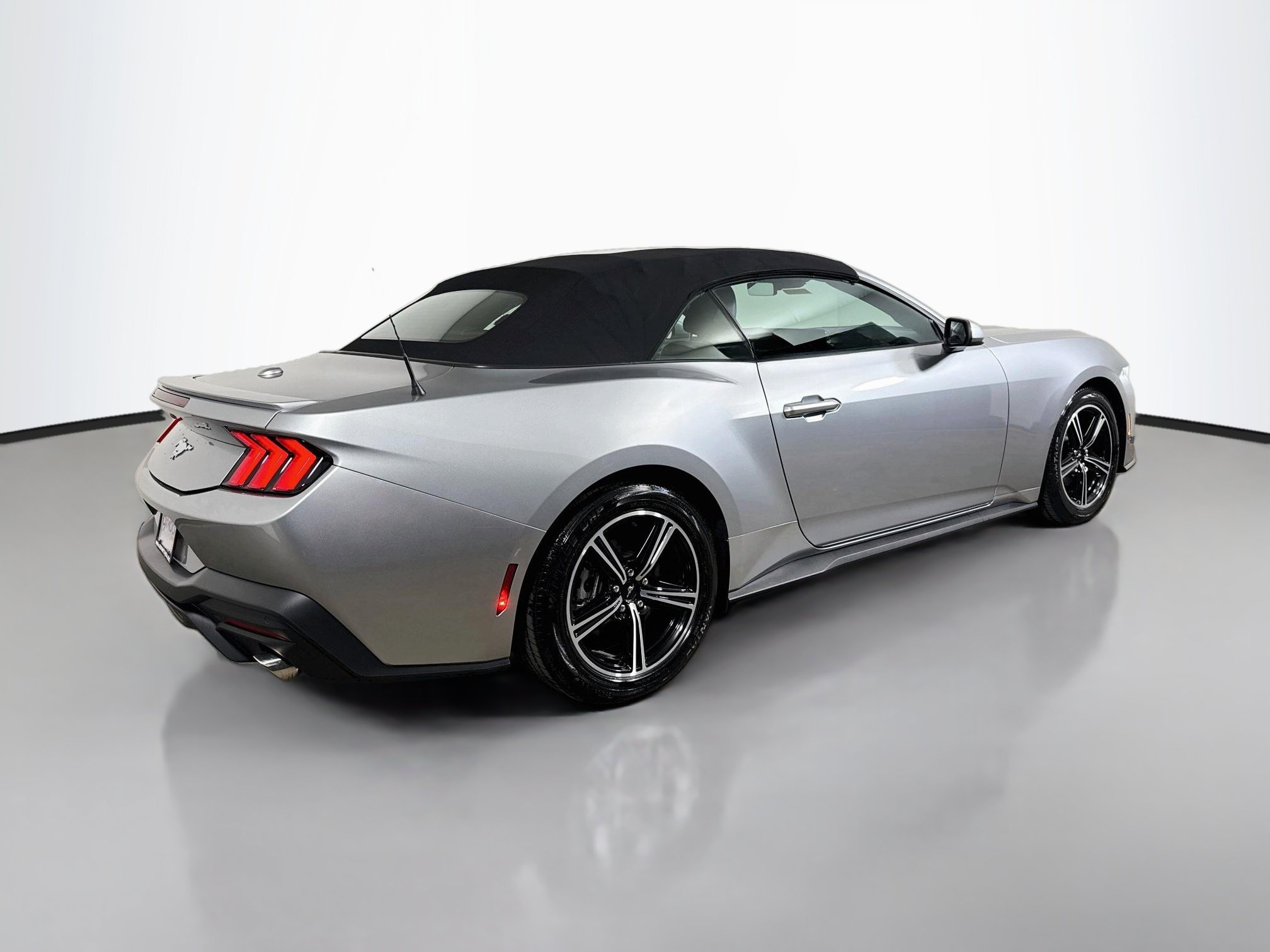 Used 2024 Ford Mustang Premium RWD image 7