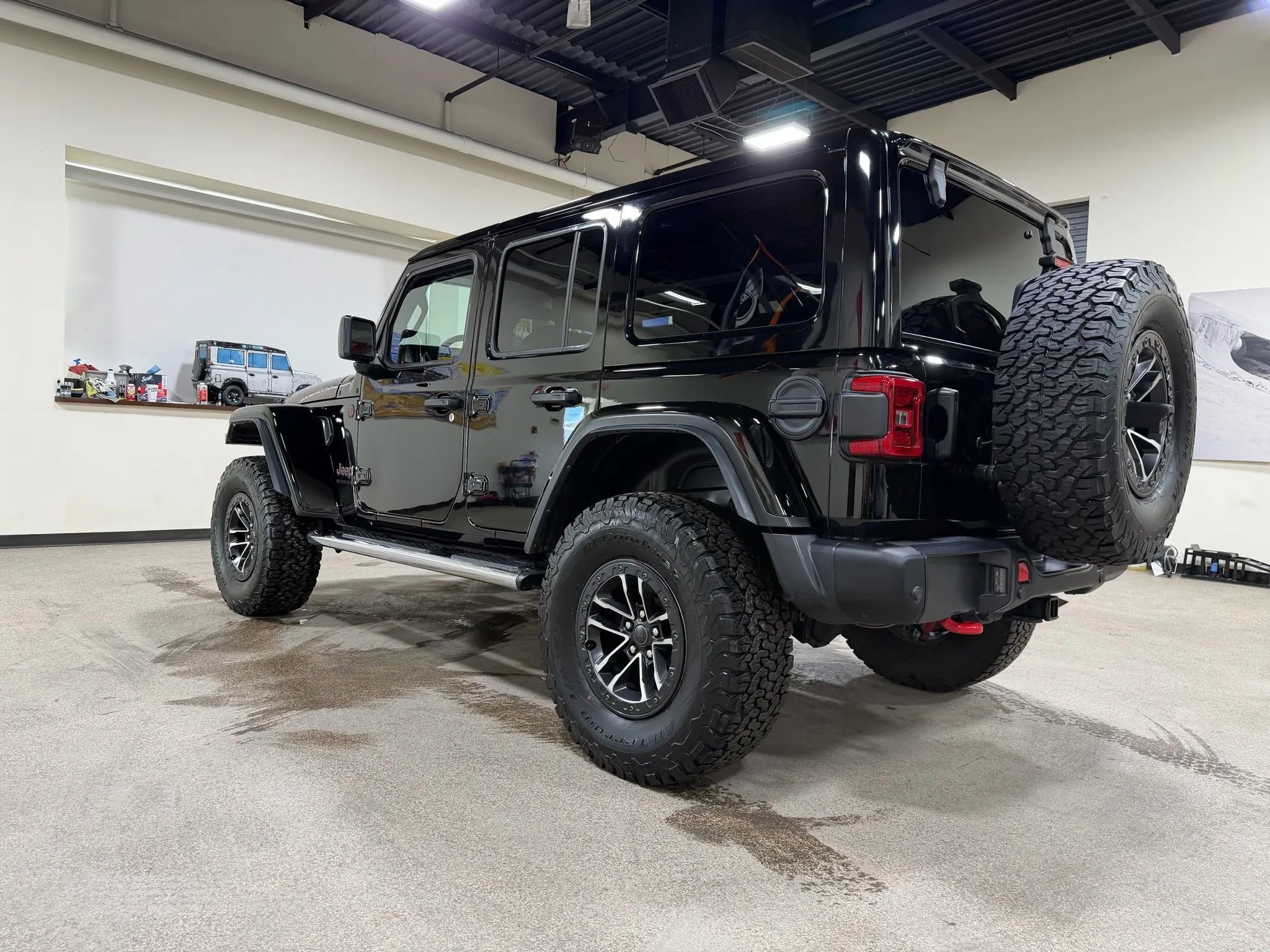 Used 2024 Jeep Wrangler Unlimited Rubicon image 7