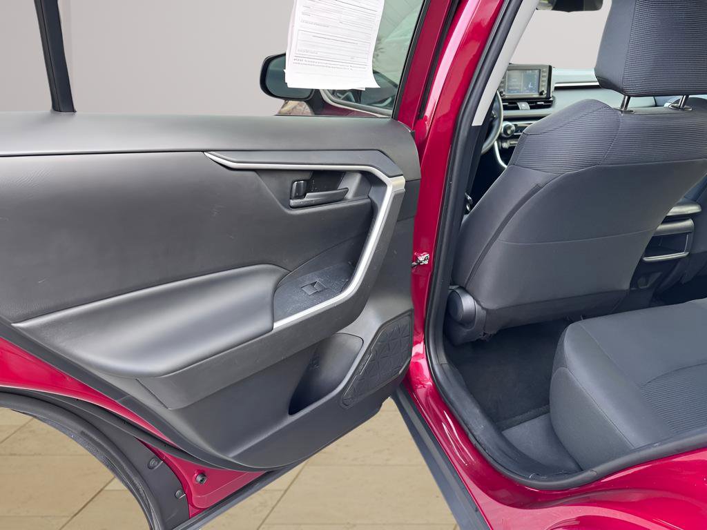 Used 2020 Toyota RAV4 LE image 30
