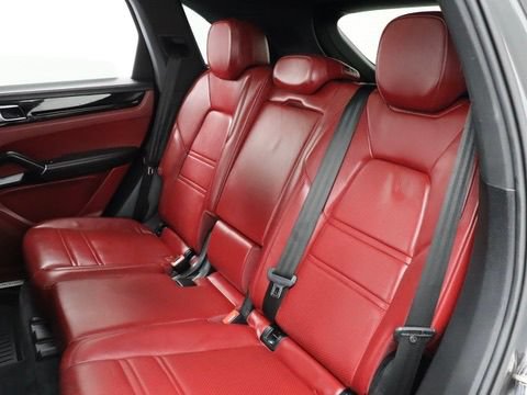 Used 2023 Porsche Cayenne AWD/4WD image 36