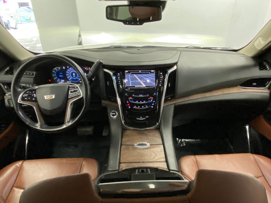 Used 2016 Cadillac Escalade ESV Premium image 28