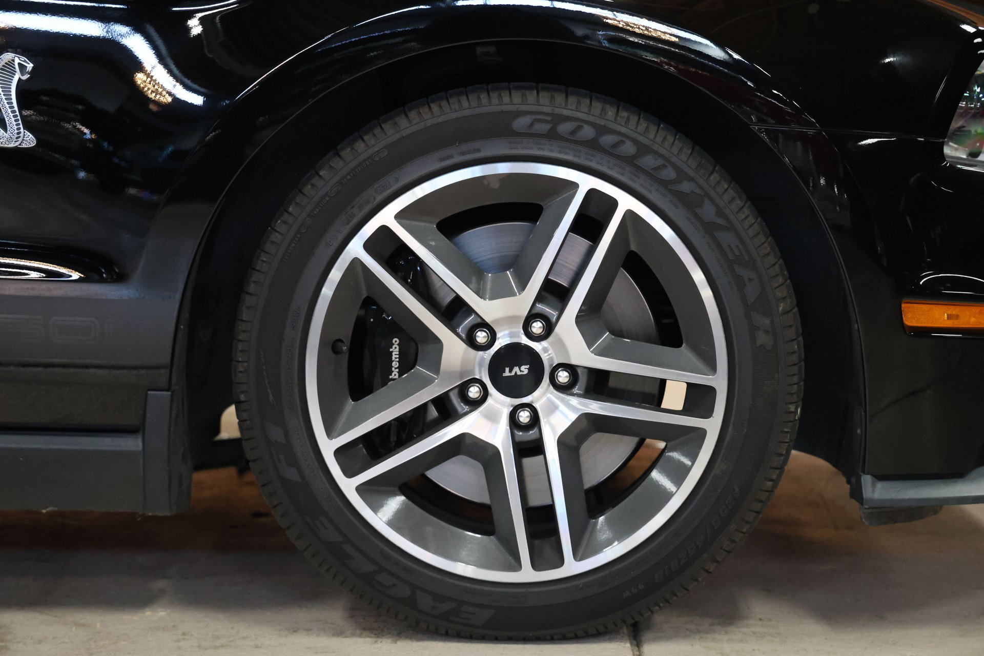 Used 2010 Ford Mustang Shelby GT500 image 19