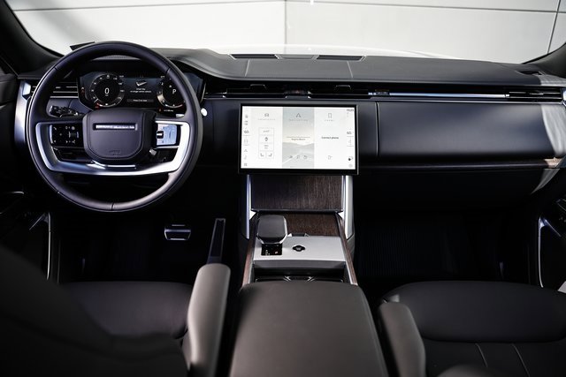 New 2025 Land Rover Range Rover Long Wheelbase SE image 33