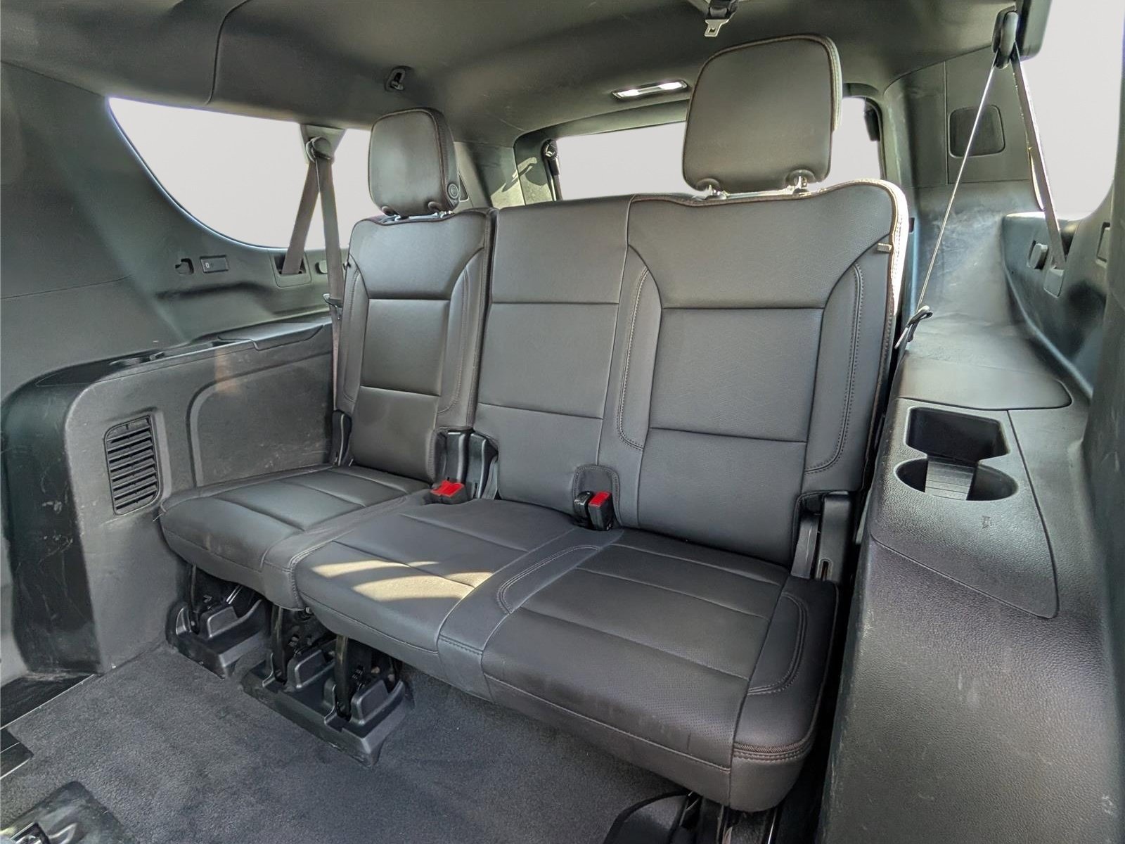 Used 2023 Chevrolet Suburban High Country w/ Advanced Technology Package AWD/4WD image 17
