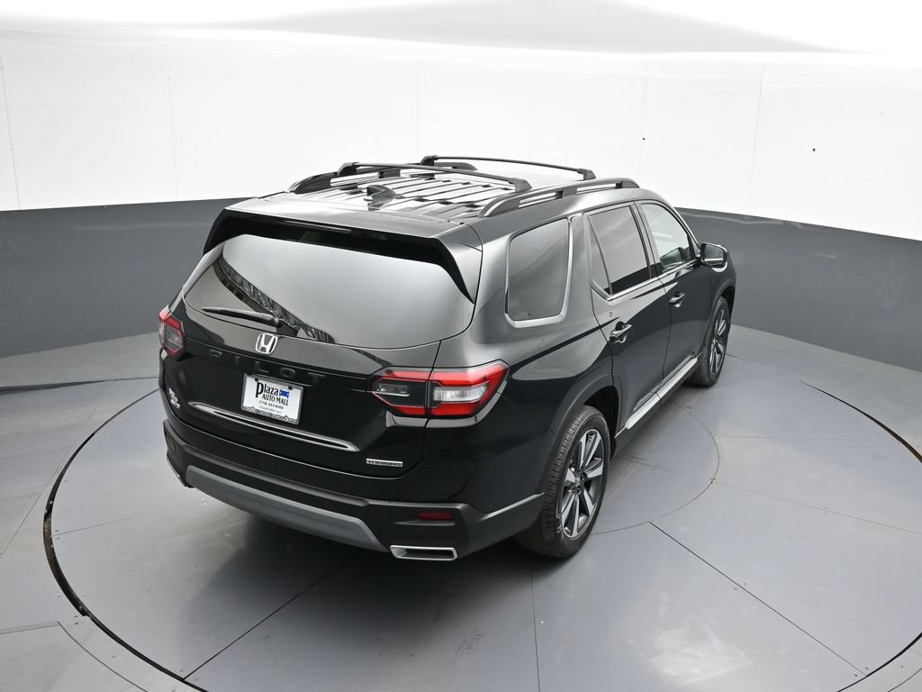 Certified 2025 Honda Pilot Touring image 41