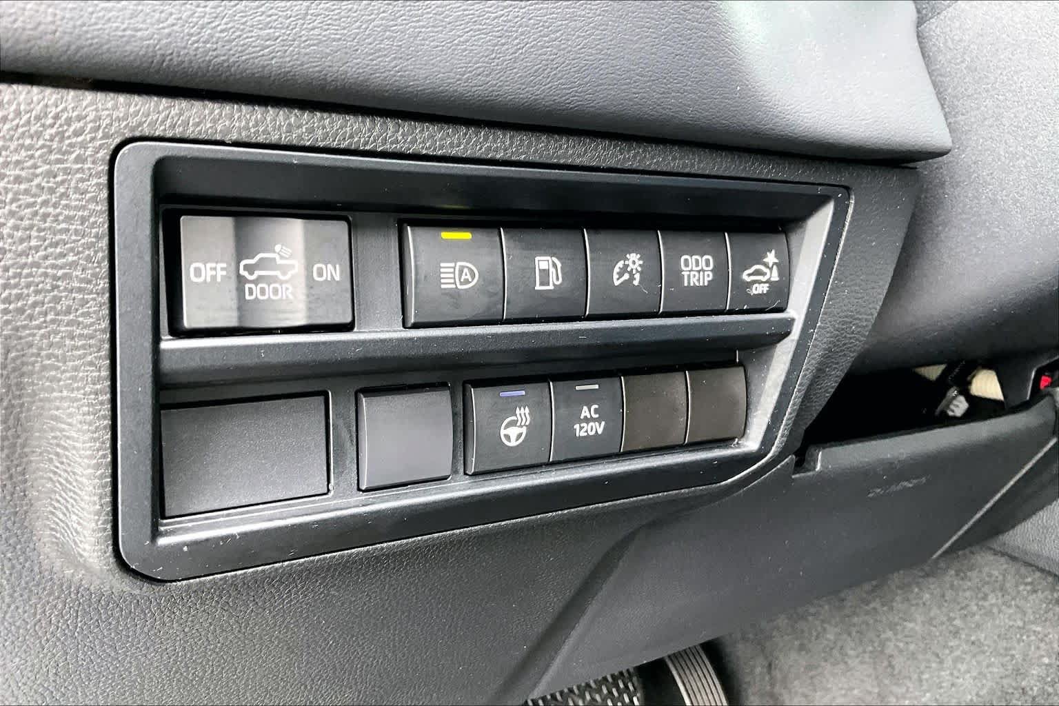 Used 2022 Toyota Tundra Platinum AWD/4WD image 33