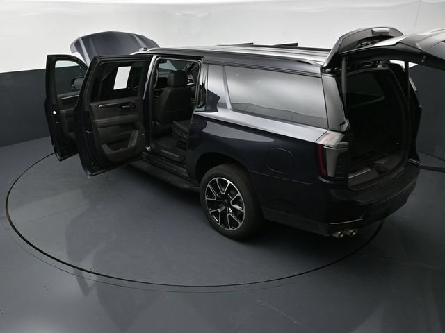 Used 2026 Chevrolet Suburban RST w/ Comfort Package AWD/4WD image 28