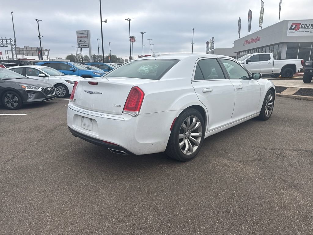 Used 2019 Chrysler 300 Touring L w/ Quick Order Package 22F image 6