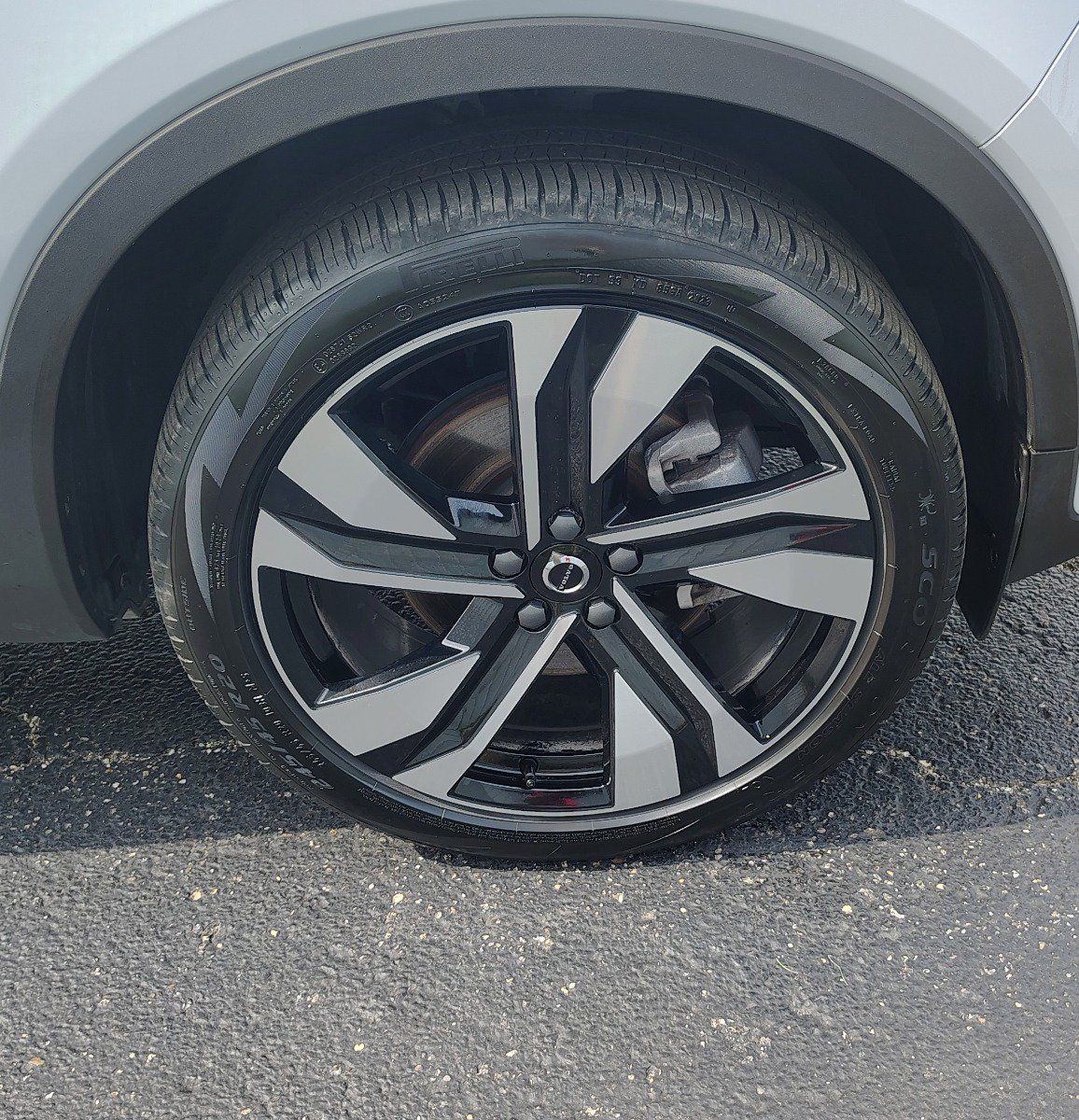 Used 2024 Volvo XC40 B5 Ultimate w/ Protection Package Premier AWD/4WD image 10
