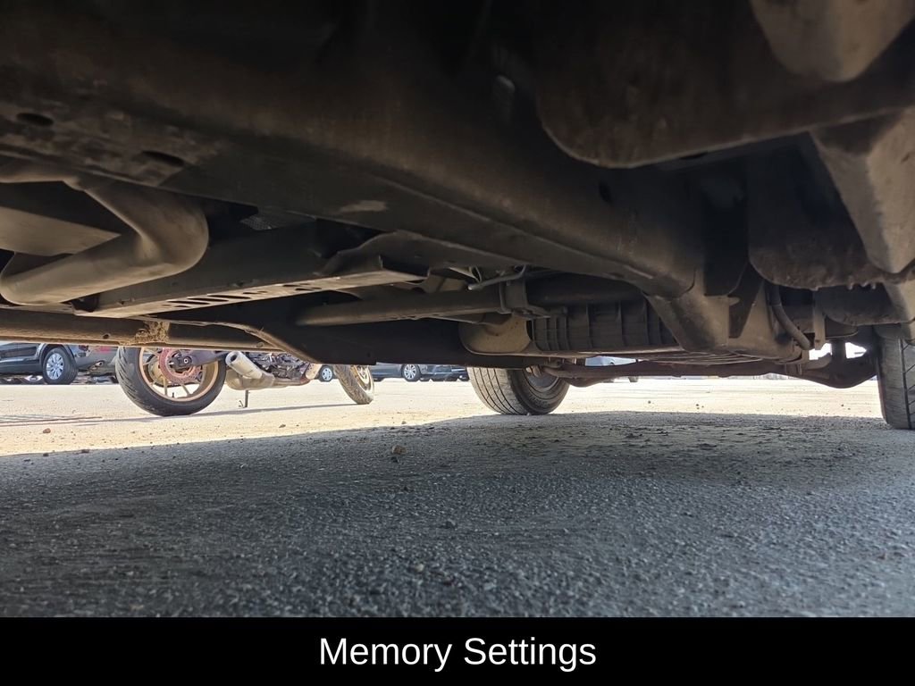 Used 2021 Chevrolet Suburban LT w/ LT Signature Package image 19